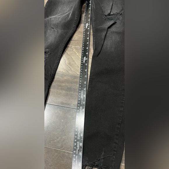 FREE PEOPLE Black Distressed Jeans, Size 28L - Picture 8 of 10